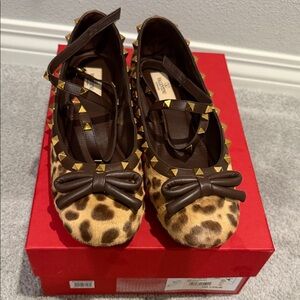 Valentino Leopard Print Bow Rockstud Ballet Flats - Brown & Gold size 41